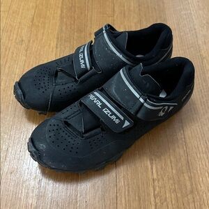 Pearl Izumi X-Alp Divide cycling shoes size 37 women’s 6